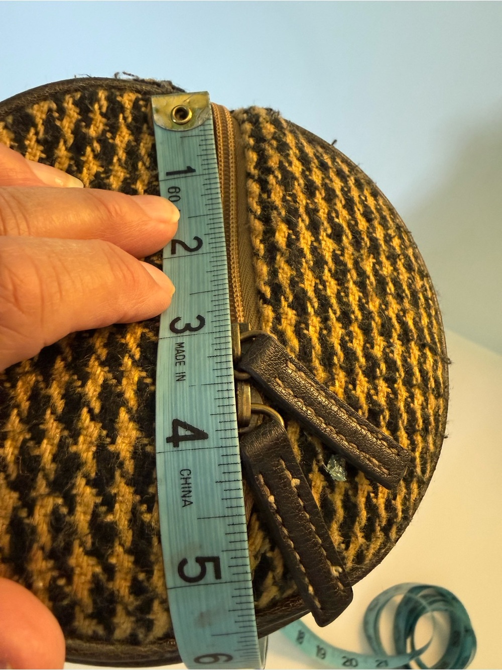 Vintage Houndstooth Hobo Satchel in Brown and Tan with Brass Accents - Picture 14 of 16